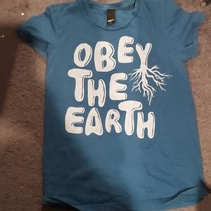 Obey shirt